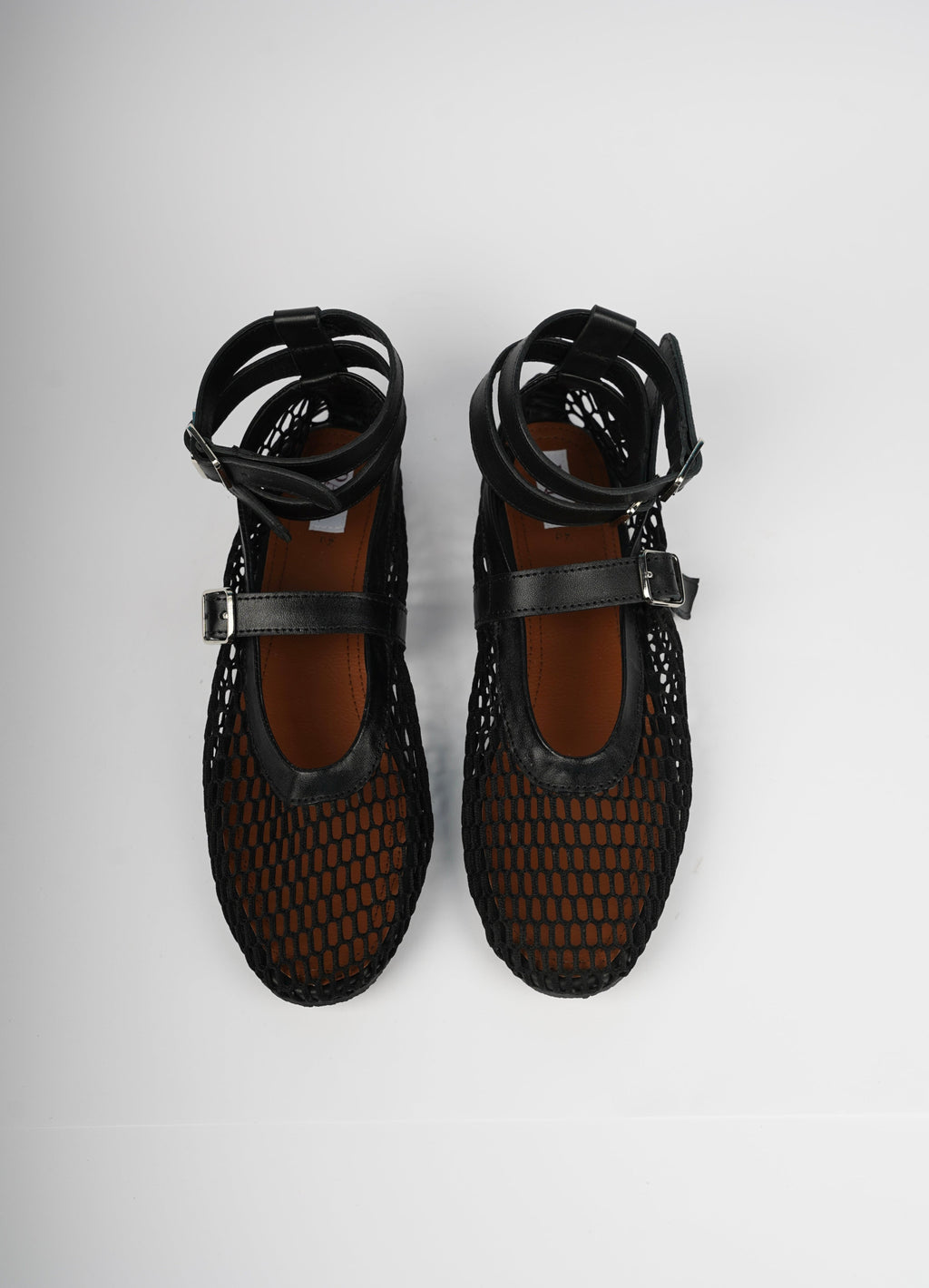 NOIR FLATS IN FISHNET