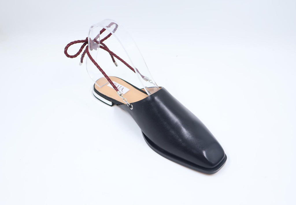 Vetra — Black Leather Lace-Back Flat