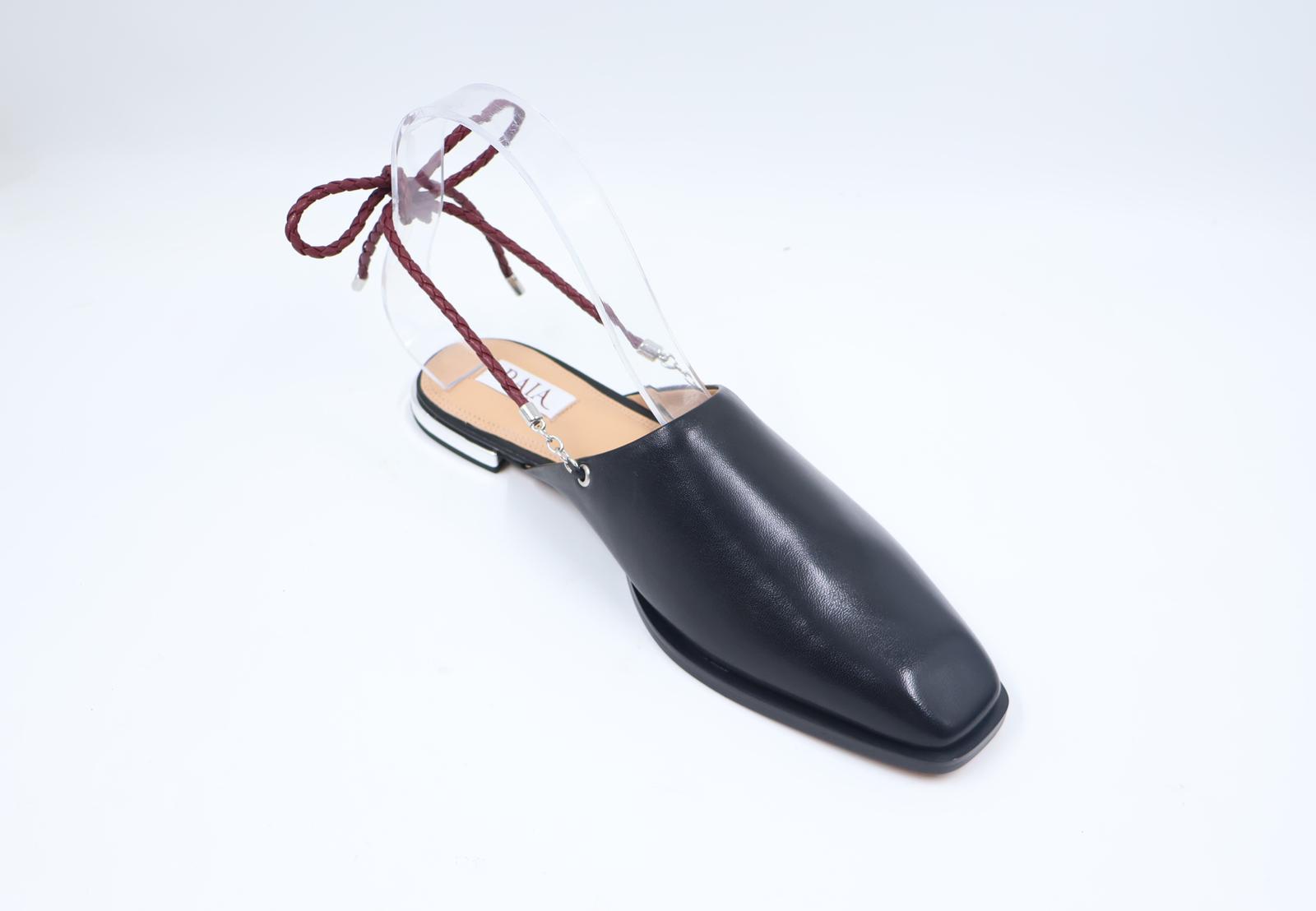 Vetra — Black Leather Lace-Back Flat