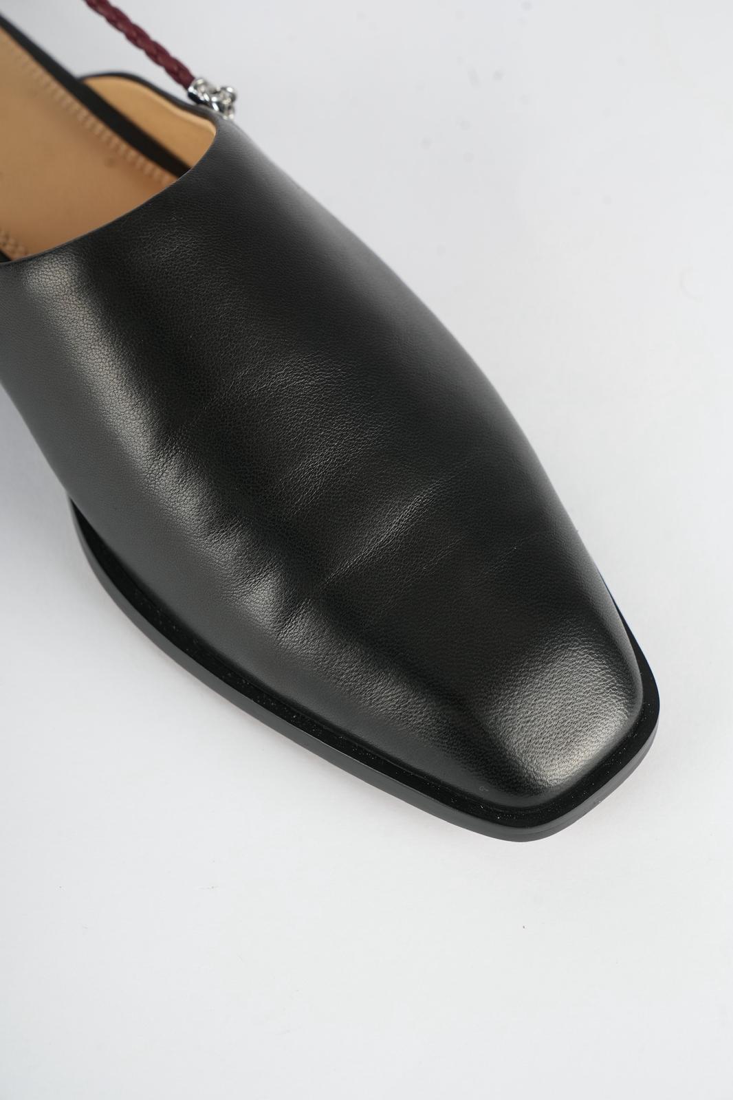 Vetra — Black Leather Lace-Back Flat